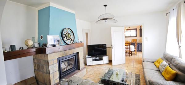 Maison de plain-pied avec terrasse & véranda de 45 m² - Vue dégagée sur terrain clos de 3 800 m² Capdenac gare