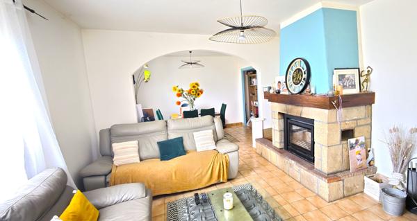 Maison de plain-pied avec terrasse & véranda de 45 m² - Vue dégagée sur terrain clos de 3 800 m² Capdenac gare
