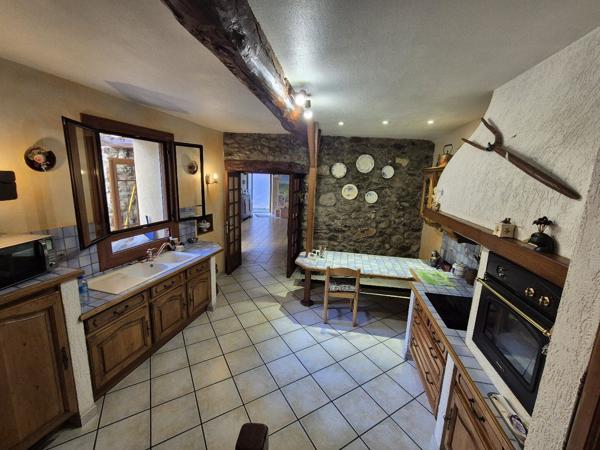 Maison T7 de 180 m² avec patio et jardin Montgailhard