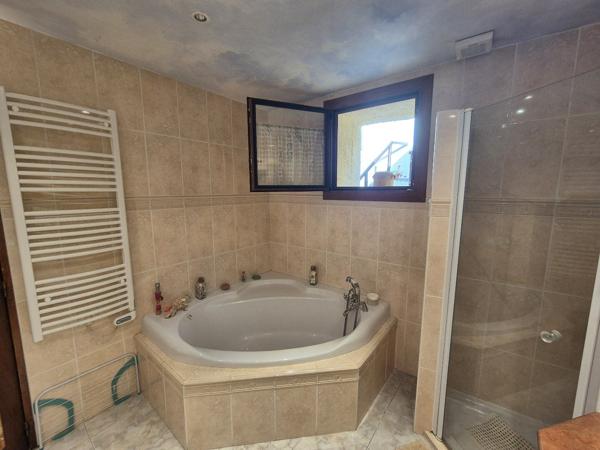 Maison T7 de 180 m² avec patio et jardin Montgailhard
