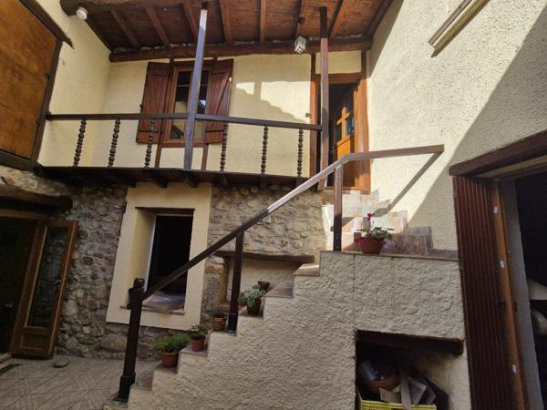 Maison T7 de 180 m² avec patio et jardin Montgailhard