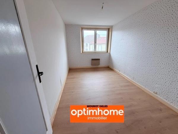 Immeuble de rapport avec commerce et logements – Bruyères centre-ville (88)