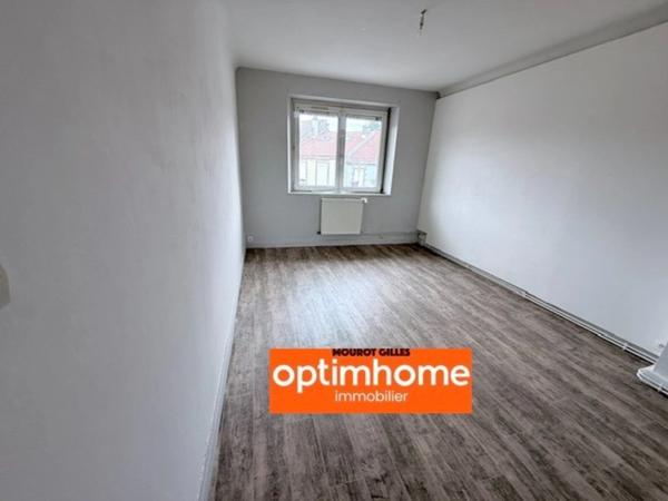 Immeuble de rapport avec commerce et logements – Bruyères centre-ville (88)