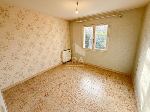 Les Pennes Mirabeau - Maison Traditionnelle T4 de 100 m2 + garage 22m2 et sous sol 50m2 sur une parcelle de 520m2 envirnon