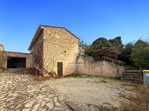 Les Pennes Mirabeau - Maison Traditionnelle T4 de 100 m2 + garage 22m2 et sous sol 50m2 sur une parcelle de 520m2 envirnon