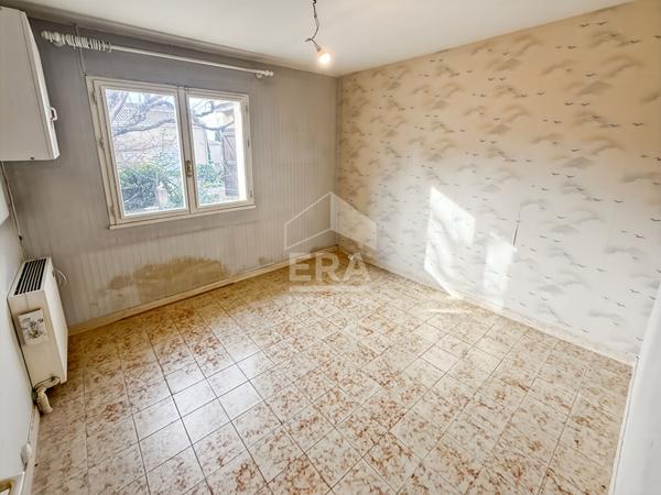 Les Pennes Mirabeau - Maison Traditionnelle T4 de 100 m2 + garage 22m2 et sous sol 50m2 sur une parcelle de 520m2 envirnon