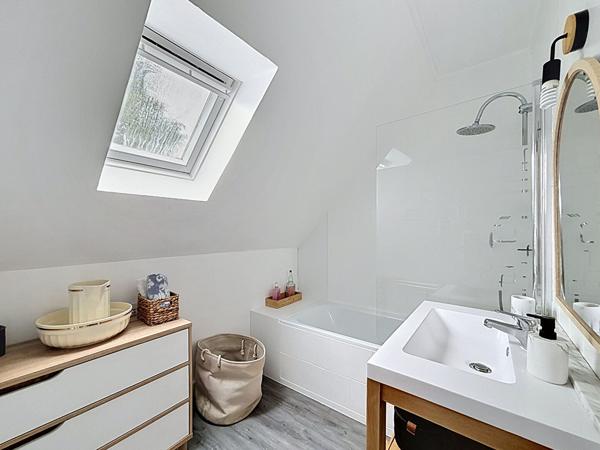 Maison Avrille 5 pièce(s) 130m²