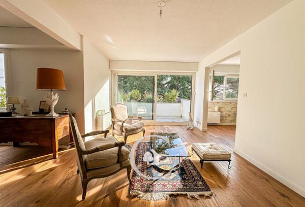 Bordeaux (33200) APPARTEMENT T3 AVEC TERRASSE - PISCINE - PARKING