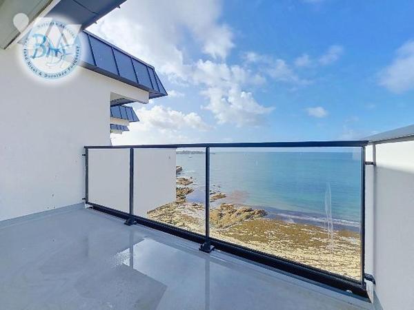 Situé au 6ème étage , à Concarneau, cet appartement a été rénové entièrement par un architecte....