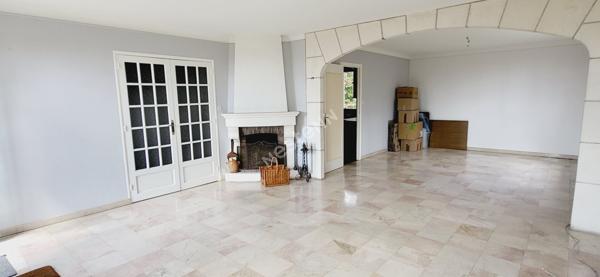 En vente ! Maison Saint Etienne De Montluc 5 chambres 37m² séjour, 1784m² de parcelle de terrain