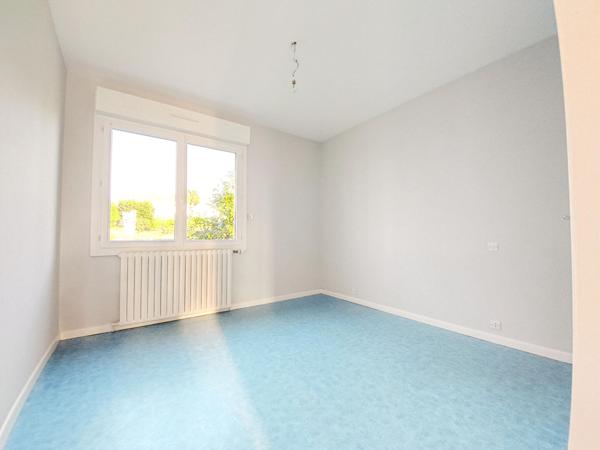 Maison plain pied sur sous-sol -5 pièce(s) - 4 chambres - 110 m² - LE LOROUX BOTTEREAU