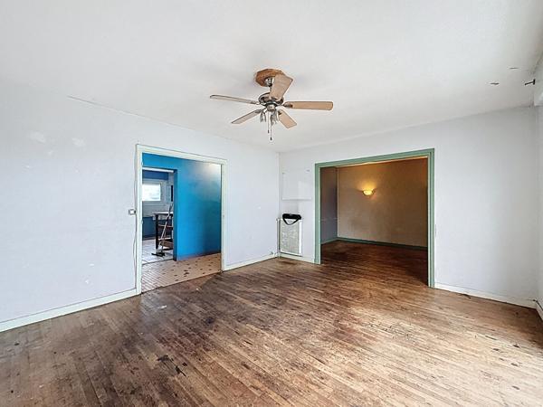 A vendre - grand appartement T3 à rénover à Keryado