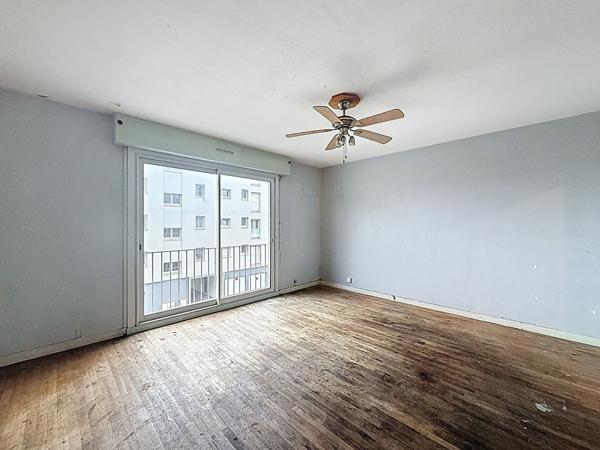 A vendre - grand appartement T3 à rénover à Keryado