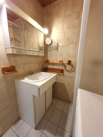 Appartement
                                                                                                                                                                                                                                                                                                                        2 pièce(s)                                                                                                                                                                                                          1 chambre(s)                                                                                                                                                                                                          29.77  m²