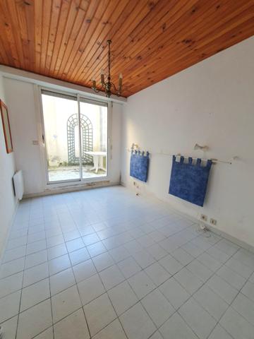 Appartement
                                                                                                                                                                                                                                                                                                                        2 pièce(s)                                                                                                                                                                                                          1 chambre(s)                                                                                                                                                                                                          29.77  m²