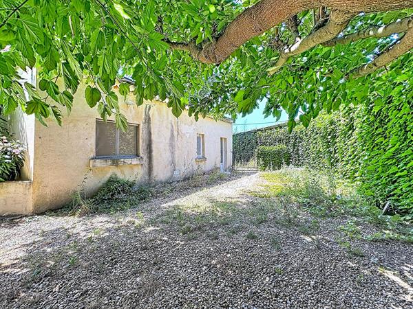 MONTFAVET MAS DE CARACTÈRE À RÉNOVER ? FORT POTENTIEL