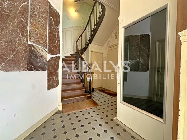 Appartement 6 pièce(s) 3 chambre(s) 220 m²