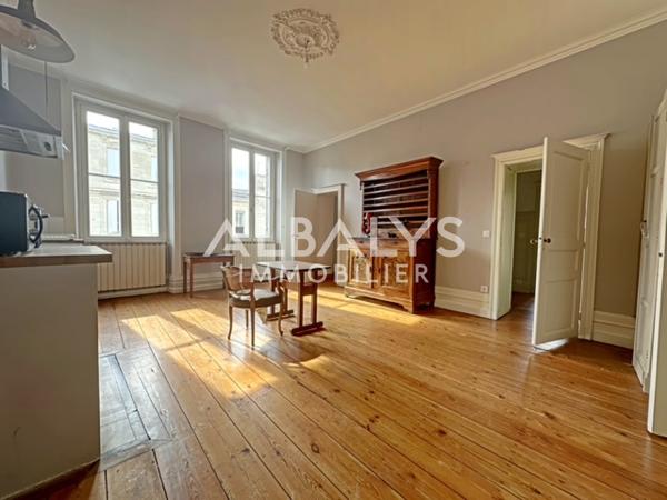 Appartement 6 pièce(s) 3 chambre(s) 220 m²