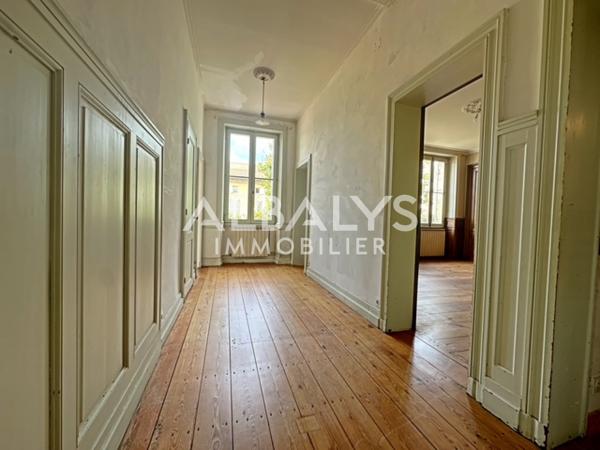 Appartement 6 pièce(s) 3 chambre(s) 220 m²