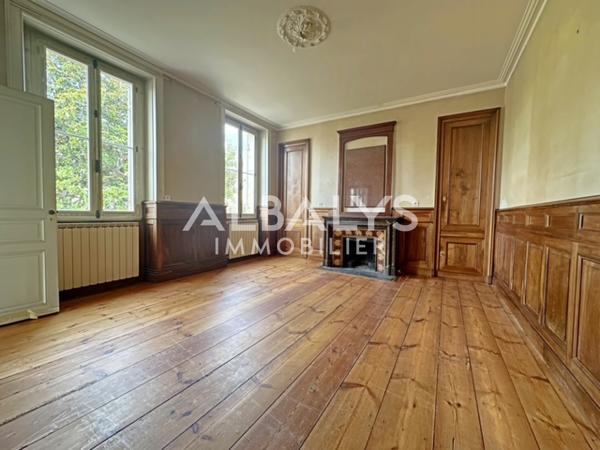 Appartement 6 pièce(s) 3 chambre(s) 220 m²