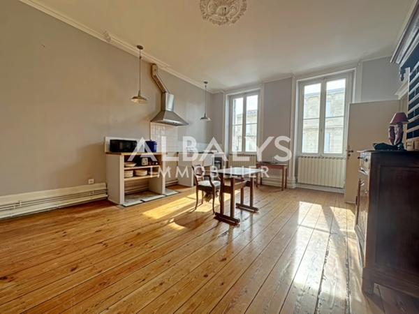 Appartement 6 pièce(s) 3 chambre(s) 220 m²