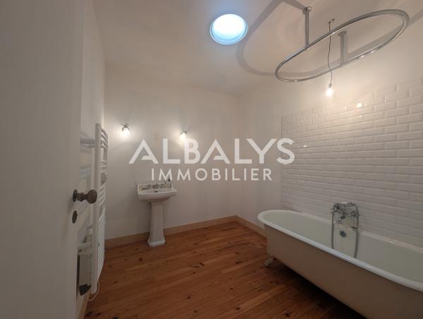 Appartement 6 pièce(s) 3 chambre(s) 220 m²