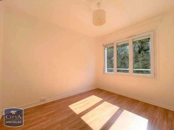 Appartement à louer 3 pièces 66.99m² Libourne (33500)