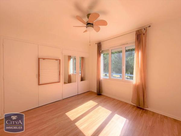 Appartement à louer 3 pièces 66.99m² Libourne (33500)