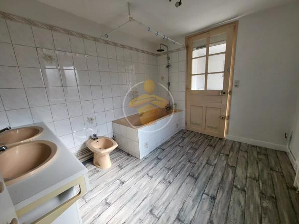 Vente                                                      Maison
                        
                     6 pièces                      95 m2                     à Tergnier