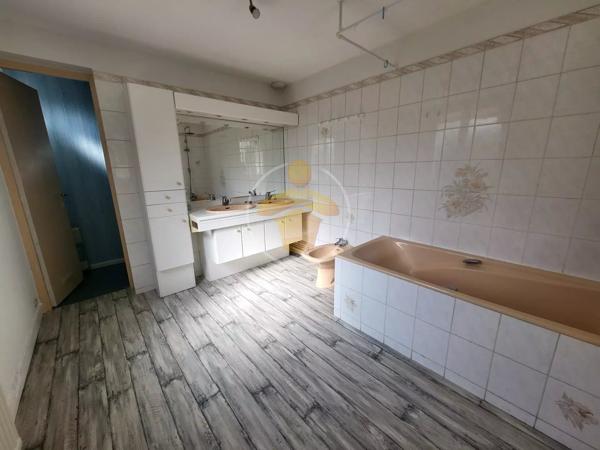 Vente                                                      Maison
                        
                     6 pièces                      95 m2                     à Tergnier