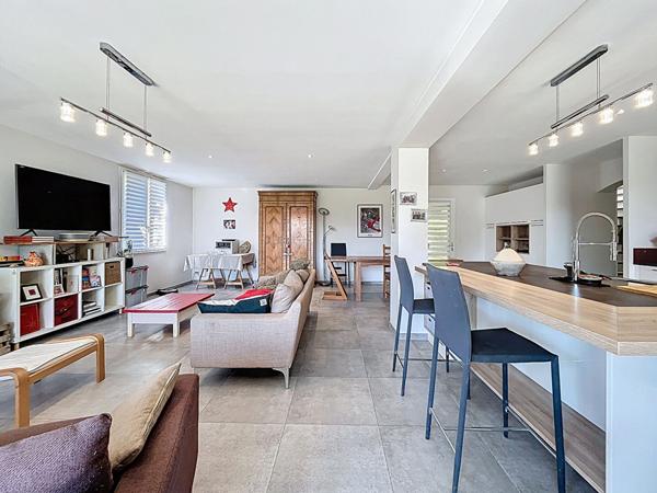 MAISON DE 186 M² SUR 2118 M² DE TERRAIN CONSTRUCTIBLE DANS UN ENVIRONNEMENT CALME