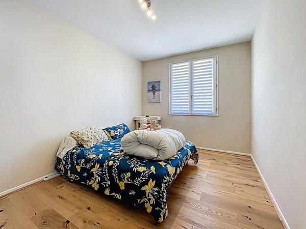 MAISON DE 186 M² SUR 2118 M² DE TERRAIN CONSTRUCTIBLE DANS UN ENVIRONNEMENT CALME