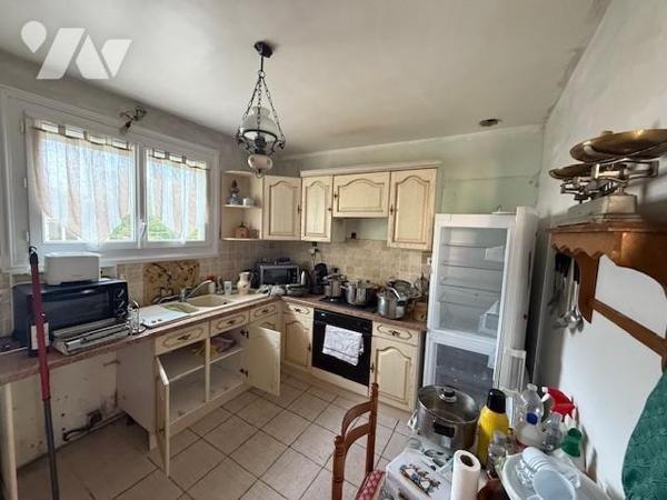 BERNAY PROCHE ECOLES ET INFRASTRUCTURES SPORTIVES PAVILLON SUR SOUS-SOL