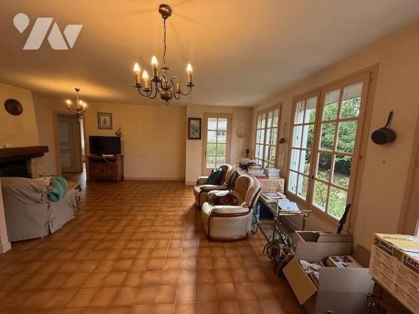 BERNAY PROCHE ECOLES ET INFRASTRUCTURES SPORTIVES PAVILLON SUR SOUS-SOL