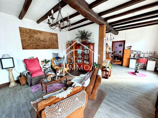 SAINT-PIERRE-D'EYRAUD : Maison de village 4 pièces de 118m² avec jardin