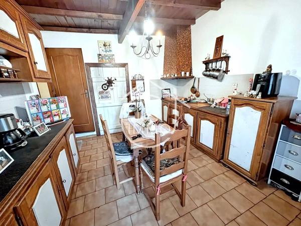 SAINT-PIERRE-D'EYRAUD : Maison de village 4 pièces de 118m² avec jardin
