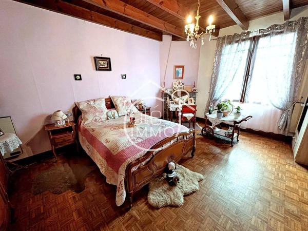 SAINT-PIERRE-D'EYRAUD : Maison de village 4 pièces de 118m² avec jardin