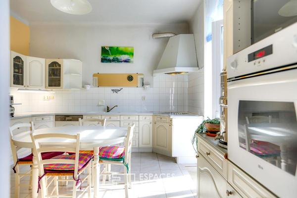 Maison de maître avec grand jardin en coeur de ville