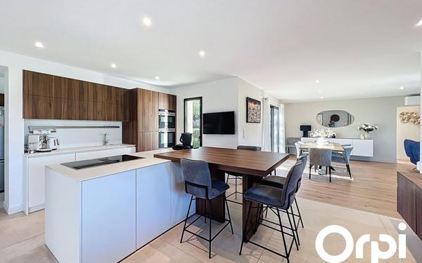 Maison à vendre    4 pièces • 208 m2 Lecci