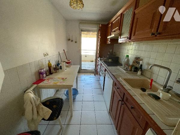 T3 Rue de CASSIS 13008 résidence au calme au  5° étage, surf 68m² avec terrasse 15m² et garage.