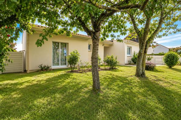 Maison familiale 101 m² avec 3 chambres et jardin arboré de 688 m² – Cholet