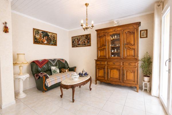 Maison familiale 101 m² avec 3 chambres et jardin arboré de 688 m² – Cholet