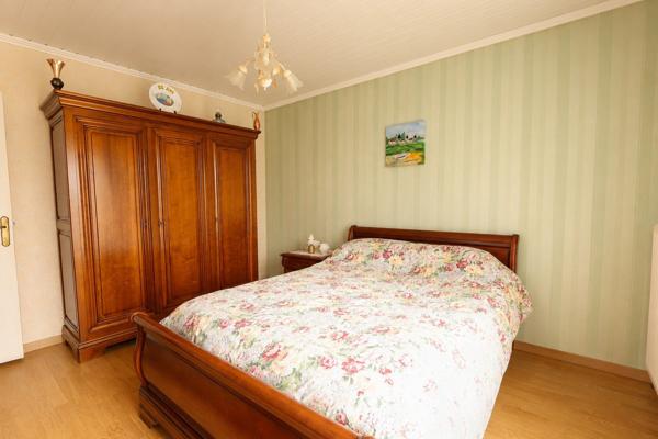 Maison familiale 101 m² avec 3 chambres et jardin arboré de 688 m² – Cholet