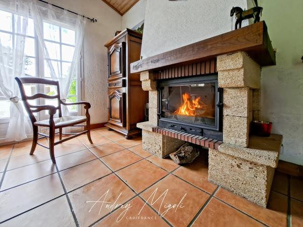 Propriété en pierre avec maison, gîte, 245m², 7 chambres, piscine, 300m² de dépendances, parc de 2,5 hectares