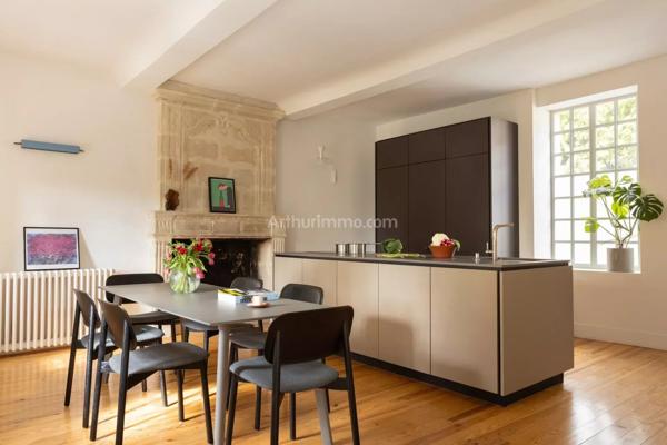Vente                                                      Propriété
                        
                     8 pièces                      224 m2                     à Caen