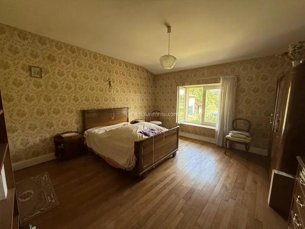 Vente                                                      Propriété
                        
                     10 pièces                      255 m2                     à Liffol-le-Grand