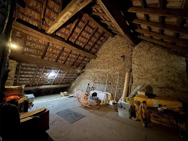 Vente                                                      Propriété
                        
                     10 pièces                      255 m2                     à Liffol-le-Grand