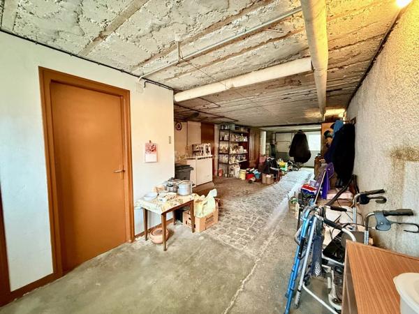 Vente                                                      Propriété
                        
                     10 pièces                      255 m2                     à Liffol-le-Grand