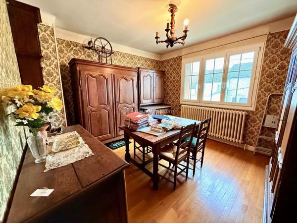 Vente                                                      Propriété
                        
                     10 pièces                      255 m2                     à Liffol-le-Grand