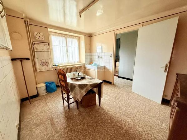 Vente                                                      Propriété
                        
                     10 pièces                      255 m2                     à Liffol-le-Grand